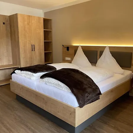 Gasthof Haus Schatzgarten 4*